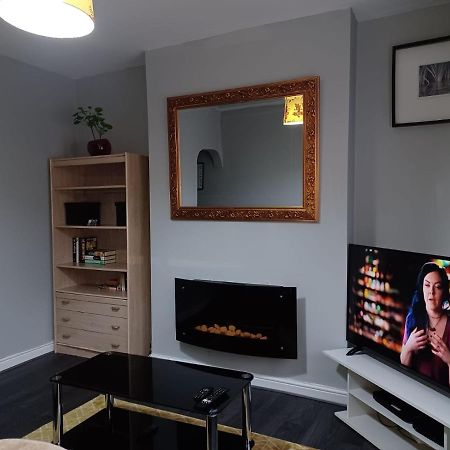 Pearson House - Huku Kwetu 3 Bedroom End Of Terrance House - Family And Business Group Self Catering Accommodation -Huku Kwetu Nottingham Exterior foto